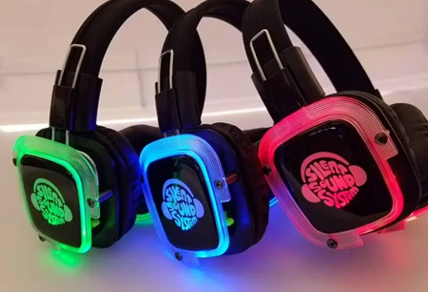 Los tres canales de audio del sistema EKKO en verde, azul y rojo